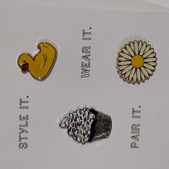 Cute Enamel Pins – Duck, Cupcake & Daisy Set for Whimsical Styling - Colorful - Picture 5 of 10